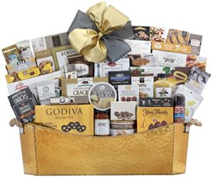 gourmet deluxe gift basket by wine country gift baskets