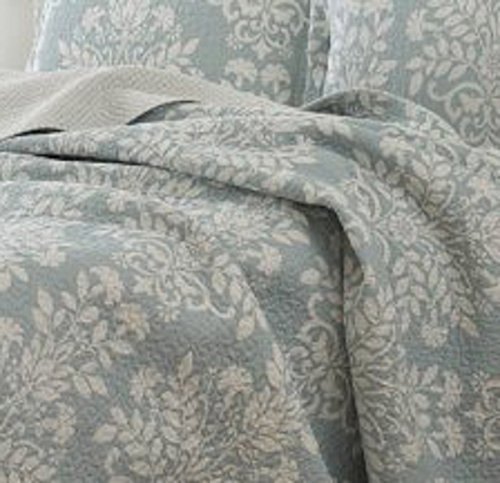 Laura Ashley - Rowland Collection - Quilt Set - 100% Cotton, Reversible, All Season Bedding with Matching Shams, Pre-Washed for Added Comfort, King, Blue