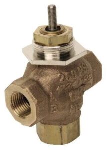 schneider electric vb-7313-0-4-08 series vb-7000 three-way globe valve body, npt threaded straight pipe end connection, mixing, brass plug, 1″ port size