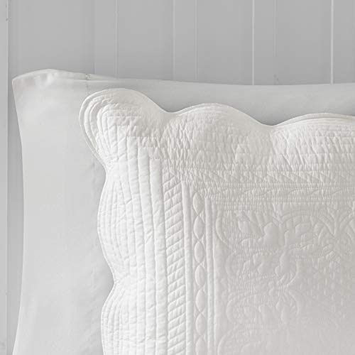 Madison Park Tuscany Quilt Set-Casual Damask Medallion Stitching Design , Lightweight Coverlet Bedspread Bedding, Shams, King/Cal King(104"x94"), Medallion White 3 Piece