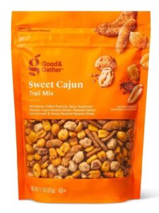 good & gather sweet cajun trail mix with butter toffee peanuts, spicy seasoned peanuts, cajun sesame sticks, roasted salted 11 ounce (pack of 1)