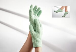 sharper image moisturizing glove and bootie set