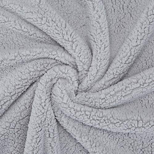 Amazon Basics Fuzzy Faux Fur Sherpa Blanket, Full/Queen, 90"x92" - Gray Snow Leopard