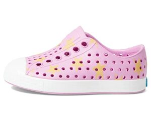 native shoes kids jefferson sugarlite print sneakers for toddler – eva upper with round toe design, and low-top silhouette winterberry pink/shell white/morning stars 9 toddler m
