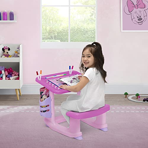 Disney Minnie Mouse Draw and Play Desk by Delta Children – Includes 10 Markers and Coloring Book, Pink