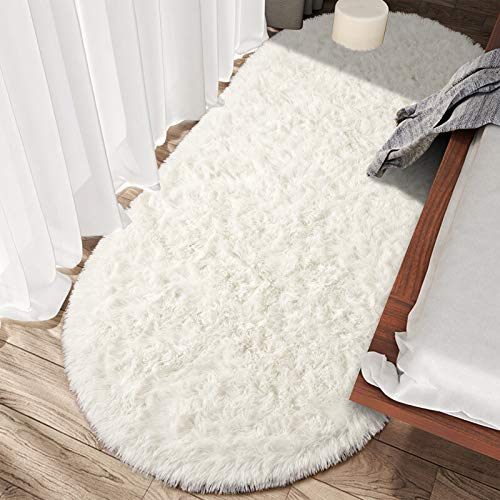 junovo Oval Fluffy Ultra Soft Area Rugs for Bedroom Plush Shaggy Carpet for Kids Room Bedside Nursery Mats, 2.6 x 5.3ft, Creamy