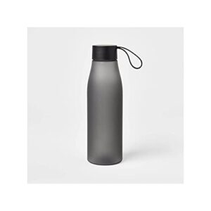 room essentials 20 oz water bottle (ebony), black