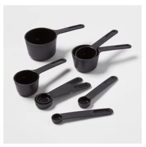 room essentials™ – measuring cups (black)