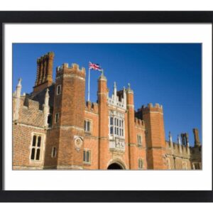 robertharding Framed 20x16 Photo of The Great Gatehouse and west Front, Hampton Court Palace (3762344)