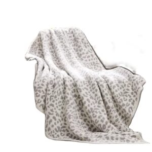 member’s mark luxury premier collection cozy knit animal print throw (snow leopard ivory gray)