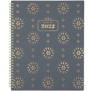 2022 weekly & monthly planner by at-a-glance, 8-1/2″ x 11″, large, badge medallion (1565m-905)