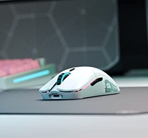 Glorious Gaming - Model O Wireless Gaming Mouse - RGB Mouse with Lights 69 g Superlight Mouse Honeycomb Mouse (Matte White Mouse)