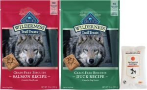 aurora pet variety pack (2) blue wilderness trail treats grain-free dog biscuits (duck recipe and salmon recipe) 10-oz each with aurorapet wipes