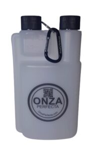 onza perfecta 16 oz plastic flask for liquor hidden with 1 ounce shot glass dosage chamber (16 oz / 473 ml). included carabiner.