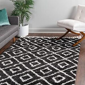 Unique Loom Hygge Shag Collection Area Rug - Diamond (9' x 12' Rectangle, Black and White)