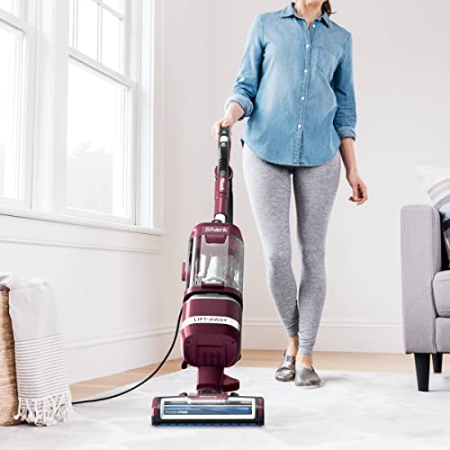 Shark LA401Navigator Lift-Away ADV Upright Vacuum with PowerFins and Self-Cleaning Brushroll (Renewed)