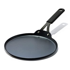 oxo obsidian pre-seasoned carbon steel, 10″ crepe and pancake griddle pan with removable silicone handle holder, induction, oven safe, black
