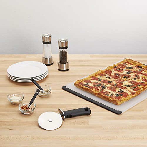 OXO Good Grips Small Pizza Wheel and Cutter,Multicolor,None