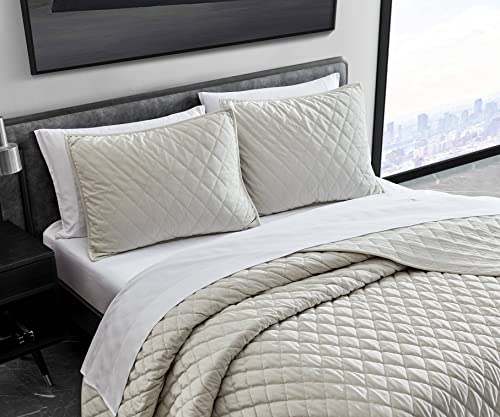 Vera Wang - King Quilt Set, Luxurious Velvet Bedding with Matching Shams, Lightweight Home Decor (Diamond Velvet Natural Ivory, King)