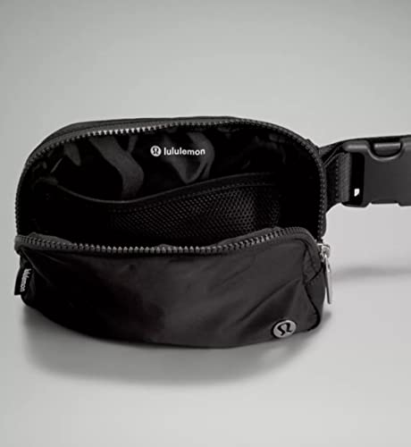 Lululemon Everywhere Belt Bag 1L (Black/White)