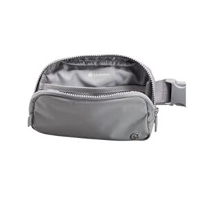 Lululemon Athletica, Lululemon Everywhere Belt Bag 1L (Silver Drop)