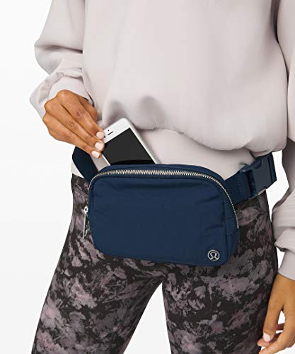 Lululemon Everywhere Belt Bag 1L (True Navy)