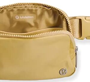 Lululemon Everywhere Belt Bag 1L (Highlight Yellow)