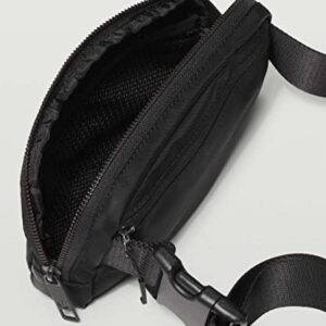 Lululemon Athletica Everywhere Belt Bag 1L (Asphalt Grey)