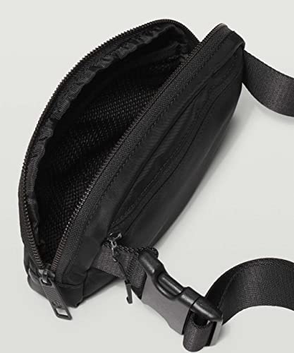 Lululemon Athletica Everywhere Belt Bag 1L (Asphalt Grey)