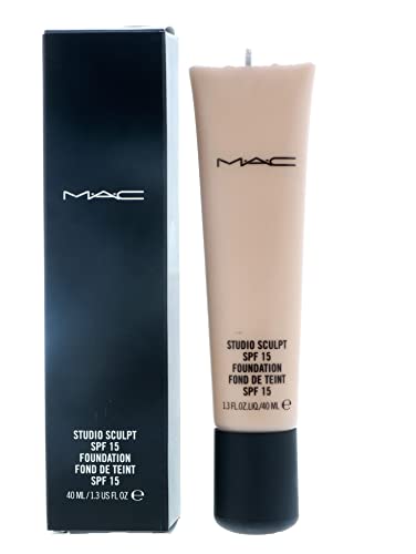 MAC Studio Sculpt SPF 15 Foundation NW20