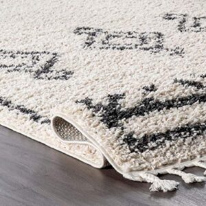 nuLOOM Mackie Moroccan Tasseled Shag Area Rug