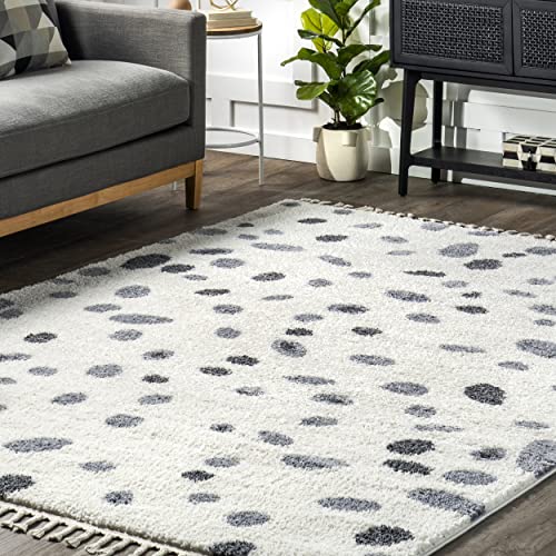 nuLOOM Rudy Transitional Polka Dot Tasseled Area Rug, 6' 7" x 9', Beige