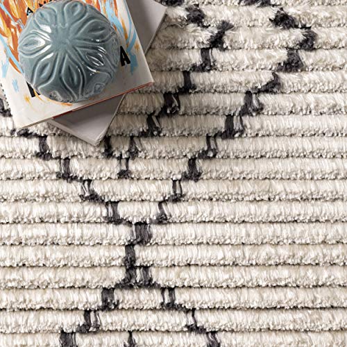 nuLOOM Tayah Soft Shag Moroccan Diamond Fringe Area Rug, 5' 3" x 7' 6", Beige