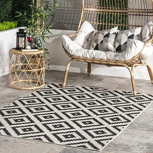 nuLOOM Darrow Moroccan Diamond Indoor/Outdoor Area Rug, 4' x 6', Black and White