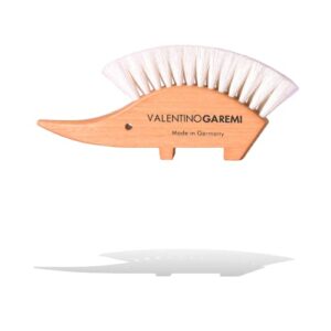 valentino garemi dust brush – real goat hair – hedgehog shape cleaning office desk computer keyboard laptop screen – clean remove eliminate lint powder – made in germany