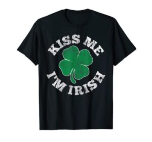 kiss me i’m irish st patricks day funny paddy’s day t-shirt
