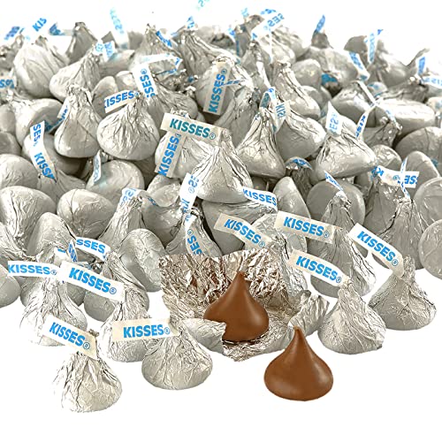 HERSHEY'S KISSES Silver Milk Chocolate Candy, Silver Foil - Bulk Pack, 2 Lbs