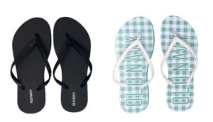 old navy women beach summer casual flip flop sandals (9 green plaid & black flip flops) with dust cover