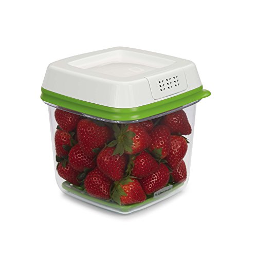 Rubbermaid 3-Piece Produce Saver Containers for Refrigerator with Lids for Food Storage, Dishwasher Safe, Clear/Green