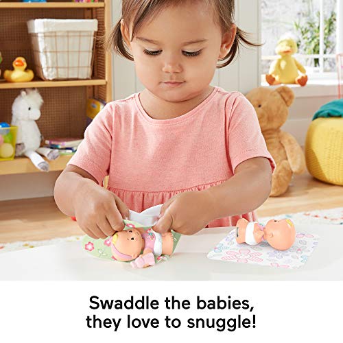 Fisher-Price Little People Snuggle Twins, set of 2 baby figures with 2 soft blanket accessories for toddlers and preschool kids ages 18 months to 5 years