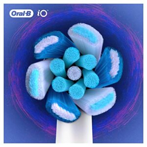 Oral-B iO Ultimate Clean Electric Toothbrush Head, Twisted & Angled Bristles for Deeper Plaque Removal, Pack of 4, White