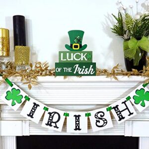 DECSPAS St Patricks Day Decorations, 3-Layered Wood St Patricks Day Decor for The Home, Shamrock Hat Ornaments White and Green Block Irish Table Decor, Luck of The Irish Sign Farmhouse Indoor Decor