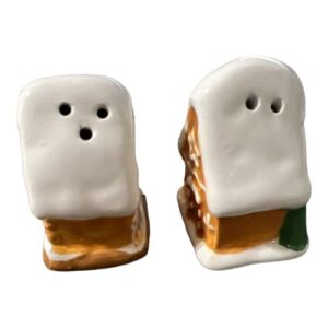 Hidd_ntr_asur_s Stoneware Mini gingerbread house Salt and Pepper Shaker set