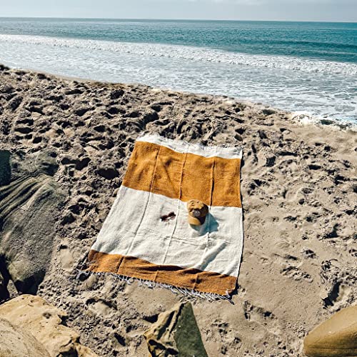 Sundream Supply Mexican Blanket - Thick Authentic Handwoven Beach Blanket, Perfect Outdoor Serape Throw for Picnics Yoga & Camping, Soft Home Decor Falsa Throw, Modern Baja Blanket (Gold & Cream)