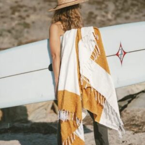 Sundream Supply Mexican Blanket - Thick Authentic Handwoven Beach Blanket, Perfect Outdoor Serape Throw for Picnics Yoga & Camping, Soft Home Decor Falsa Throw, Modern Baja Blanket (Gold & Cream)