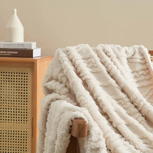 SofyCotty Sherpa Throw Blanket Soft Warm Cozy Plush Throws Blankets for Couch Sofa, Flannel Fleece Throws Geometric Knitted Pattern Blankets for Bed Living Room(50x60 inches,Ivory Beige)