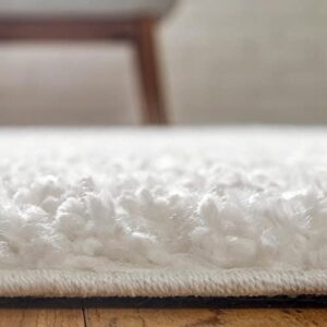 Rugs.com Zermatt Shag Collection Rug – 4' x 6' White Shag Rug Perfect for Entryways, Kitchens, Breakfast Nooks, Accent Pieces