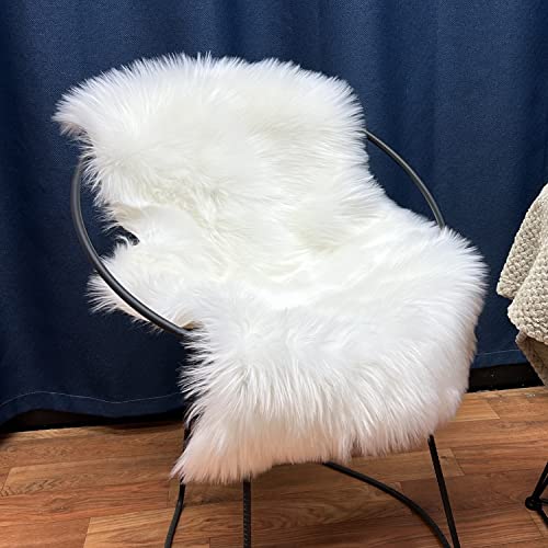 Champlus Faux Fur Rug for Bedroom Living Room Sofa, White Shaggy Fluffy Sheepskin Rug Throw Fuzzy Area Rug for Decor, Sheepskin Chair Cover Seat Pad Plush Carpet Playmat Shag Rug 2x3 Feet - White