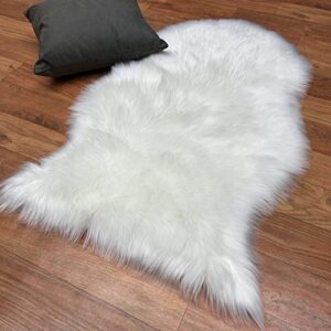 Champlus Faux Fur Rug for Bedroom Living Room Sofa, White Shaggy Fluffy Sheepskin Rug Throw Fuzzy Area Rug for Decor, Sheepskin Chair Cover Seat Pad Plush Carpet Playmat Shag Rug 2x3 Feet - White