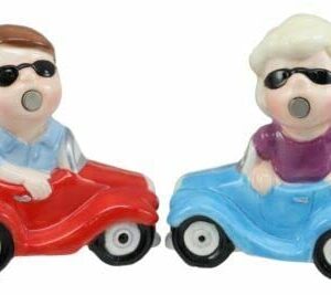 Set Of 1 Love You Valentines Couple Kissing In Cars Magnetic Salt And Pepper Shakers